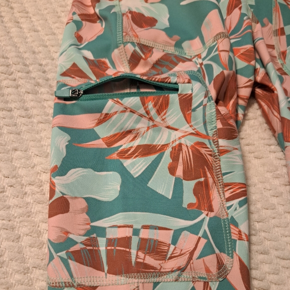 Ocean + Coast Leggings - Picture 6 of 10